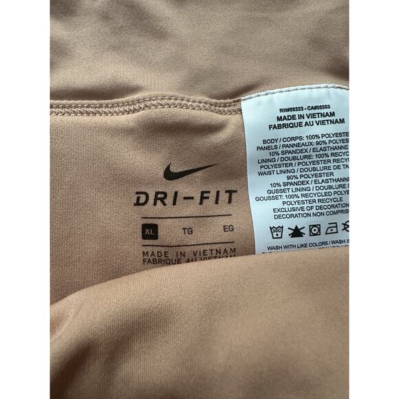 Nike Women’s XL Pink Running Shorts EUC Athletic Dri-FIT Lightweight Workout - Picture 2 of 4